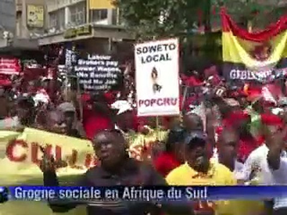 Afrique du Sud: des dizaines de milliers de manifestants défient l'ANC