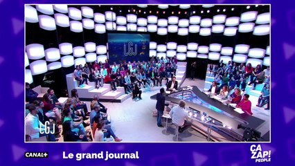 Cyril Hanouna fait irruption sur le plateau du Grand Journal pour voir Stéphane Guillon... qui s'en va