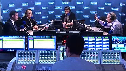 Manuel Valls : "1,8 million de ménages sortiront de l'impôt sur le revenu"