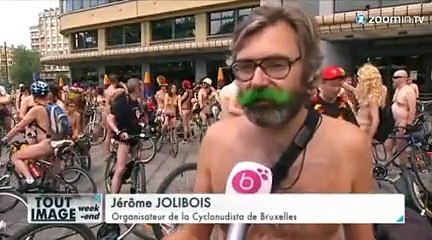 Tout nu à vélo : une démarche audacieuse pour sensibiliser à la mobilité 🚴‍♂️