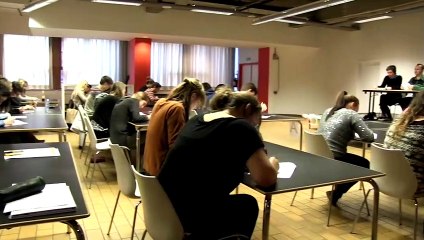 Un drone pour surveiller les élèves d'une classe