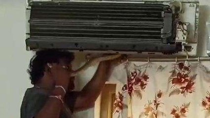 విశాఖ జిల్లా: ఏసీలోకి దూరిన పాము.. భయంతో పరుగులు