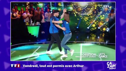 Le joli décolleté de Clio Pajczer lors de l'épreuve des cylindres de Fort Boyard