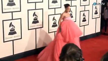 Rihanna : son album dévoilé au compte-gouttes