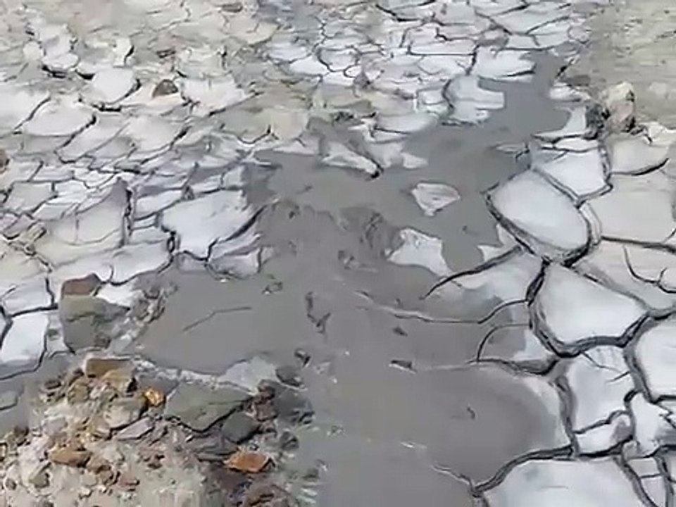 Avez-vous déjà vu un volcan de boue ?