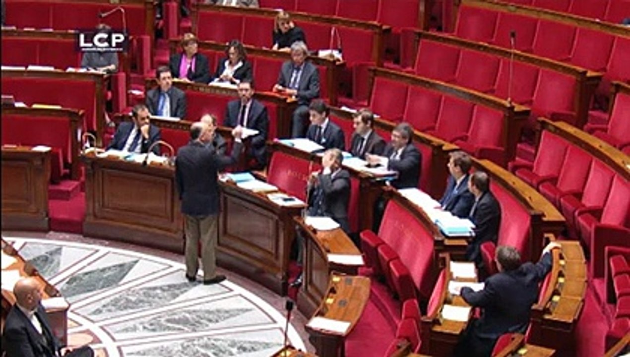 Bernard Cazeneuve règle ses comptes avec le cop...