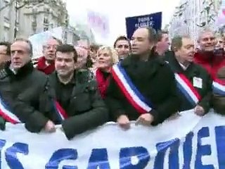 Les opposants au mariage homosexuel réussissent une mobilisation massive