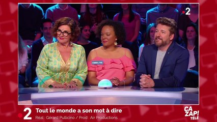 François Hollande, casqué et en scooter, dans Thé ou Café