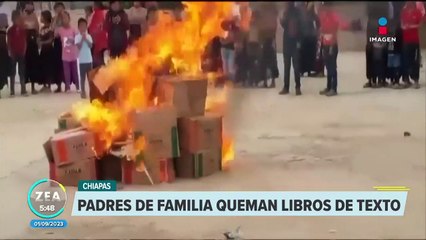 Padres de familia queman los libros de texto gratuito en Chiapas