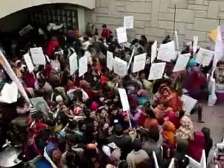 Inde: les suspects du viol collectif d'une étudiante devant la justice