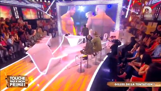 Gilles Verdez fait un strip-tease en direct dans Touche pas à mon prime