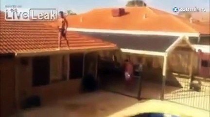 Un saut arrière très, très périlleux