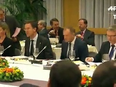 Brexit : accord avec l'UE en main, Cameron part convaincre les Britanniques