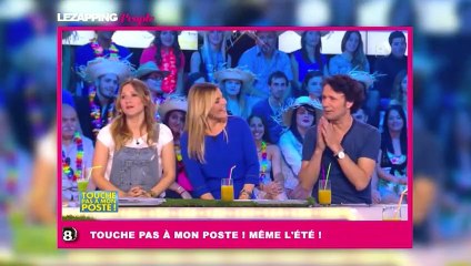 Christophe Carrière bloque sur les seins d'Enora Malagré