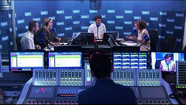 François Hollande entre Poutine et Valérie Trierweiler... Voici le zapping matin !