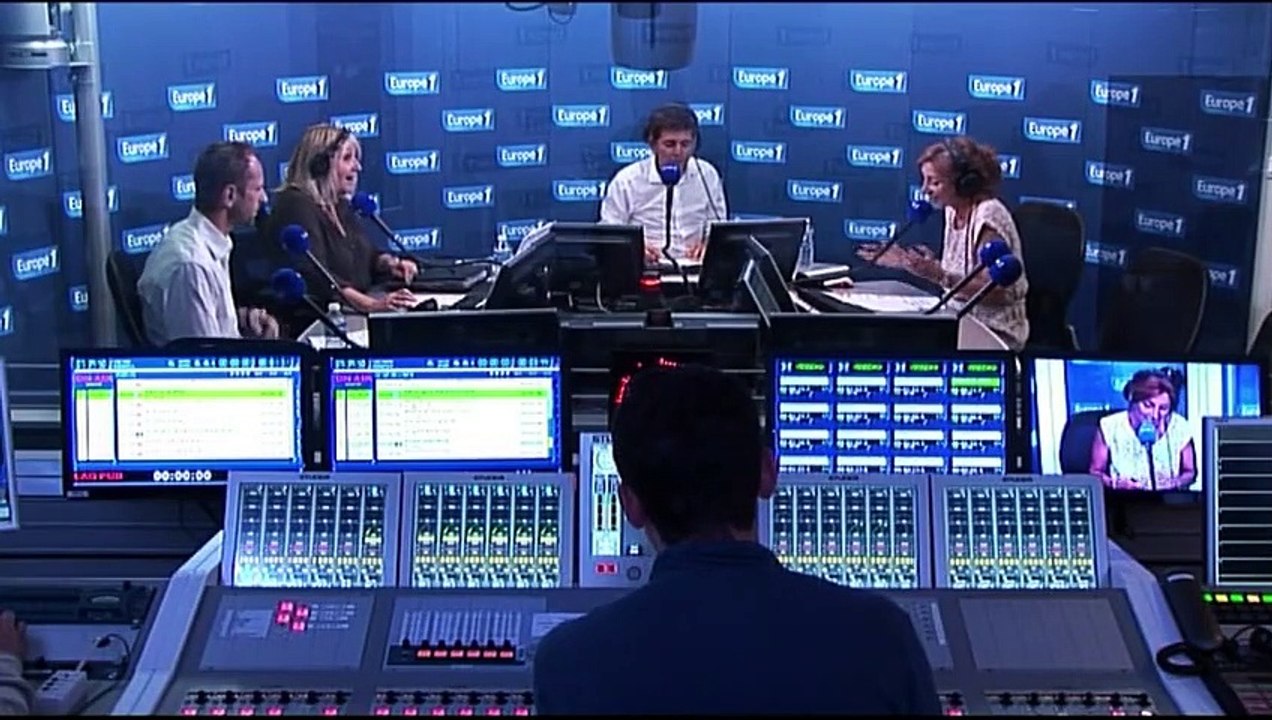 François Hollande entre Poutine et Valérie Trierweiler... Voici le zapping matin !