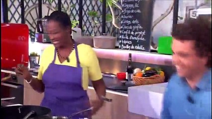 Anne-Sophie Lapix mal à l'aise après avoir reçu un sextoy de la part de Brigitte Lahaie