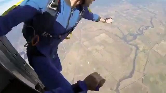 Il fait une crise d'épilepsie pendant son saut en parachute