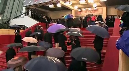 Irina Shayk réchauffe l'atmosphère à Cannes