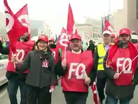 Austérité: les syndicats européens manifestent à Bruxelles, Paris et Athènes