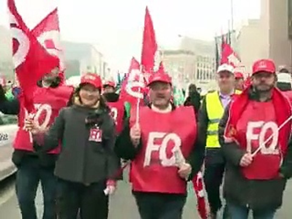 Austérité: les syndicats européens manifestent à Bruxelles, Paris et Athènes