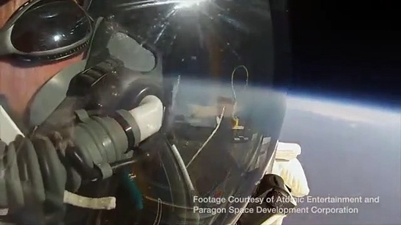 Alan Eustace, vice-président de Google, bat le record du monde de saut en chute libre de Felix Baumgartner