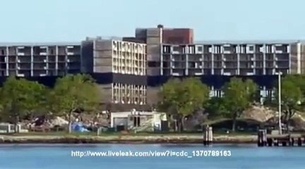 Un bâtiment de New-York réduit en poussière