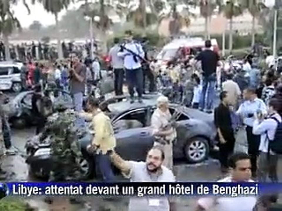 Libye: raids sur Tripoli, attentat à Benghazi, le régime de Kadhafi accusé de crimes contre l'humanité