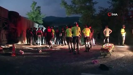 6 personnes tuées et 43 personnes blessées à la suite d'une collision entre un camion et un bus à Denizli