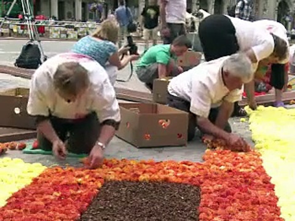 La Grand-Place de Bruxelles décorée d'un tapis de 600.000 bégonias
