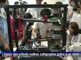 Japon: une machine transforme des gamins en maîtres calligraphes