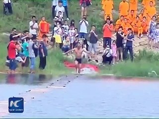 Ce moine shaolin court 125 mètres sur l'eau !
