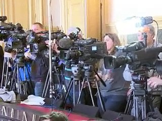 Présidentielle: sondeurs et médias décidés à maintenir le black-out jusqu'à 20H00