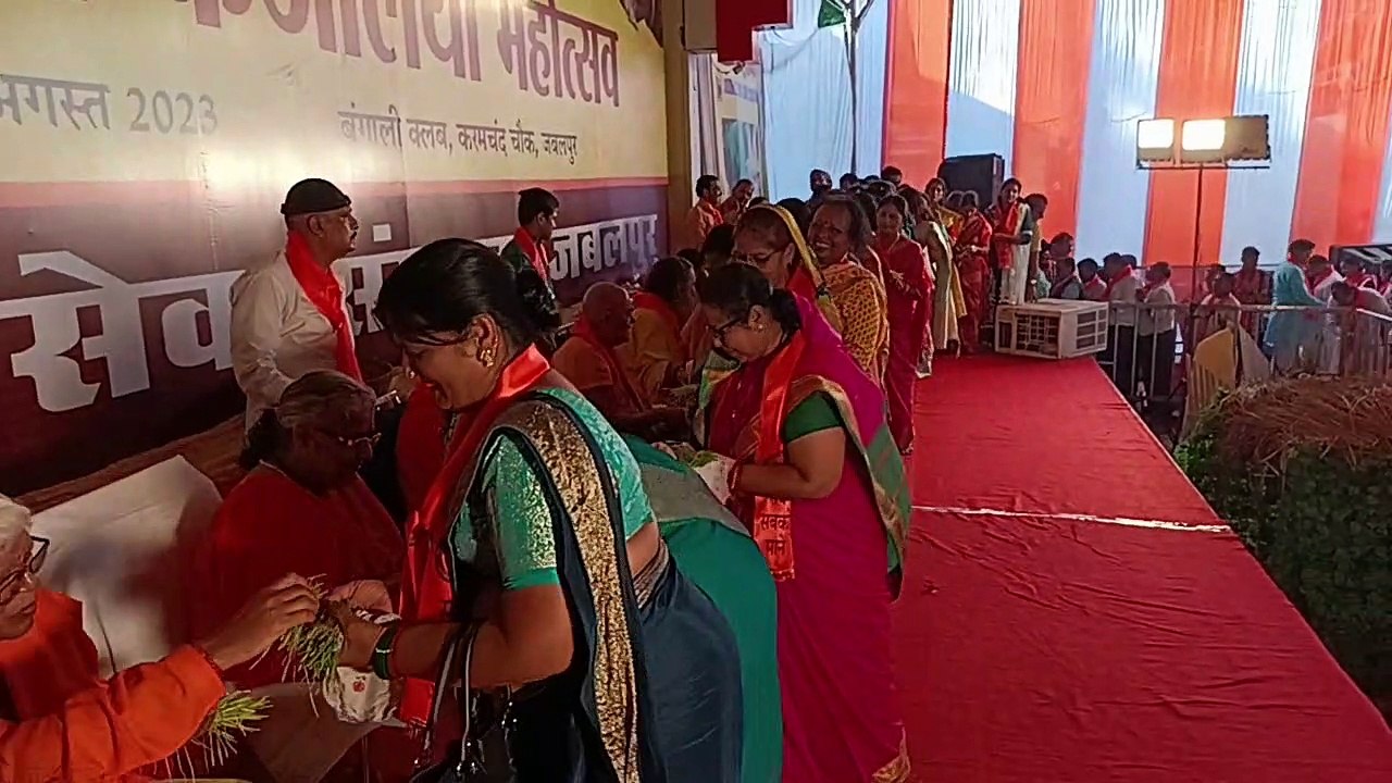 मैं बीजेपी की समर्थक हूं, उसकी विचारधारा एक है- किन्नर महामंडलेश्वर हिमांगी सखी