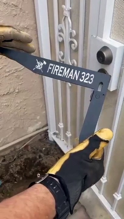 Defensive Entry Tool Designed to Unlock the Doors #shorts #viral #shortsvideo #video #innovationhub