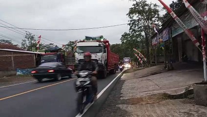 Bus telolet yang berisik euy..tapi mantap