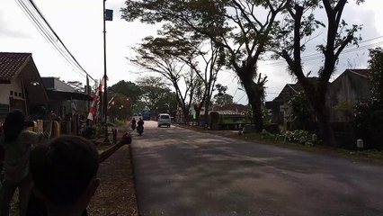 Bus telolet sumber jaya memang josss euy..bunyinya juga kenceng..