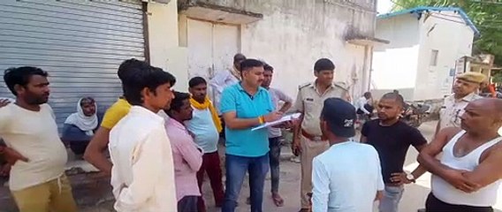 पट्टियां हटाकर दुकान से साढ़े तीन लाख के टायर व सामान चोरी
