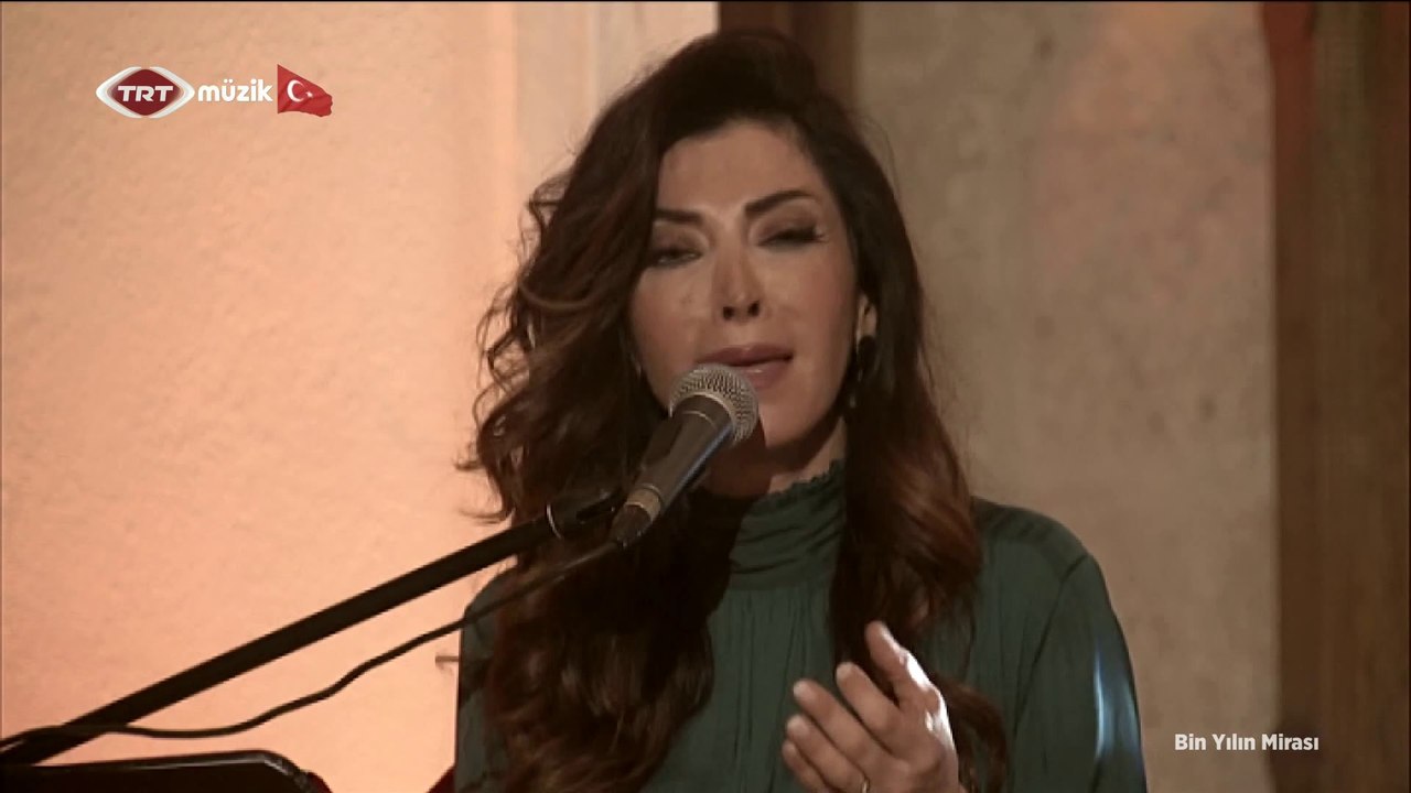 Elif Güreşçi / Artık ne siyah gözlerinin gölgesi kaldı