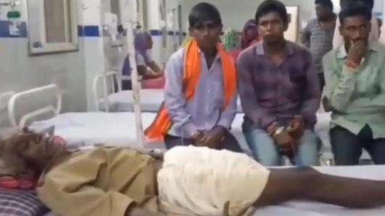 झाबुआ: स्वास्थ्य विभाग के दावों की खुली पोल,बाजार से दवाई लाने को मजबूर जनता