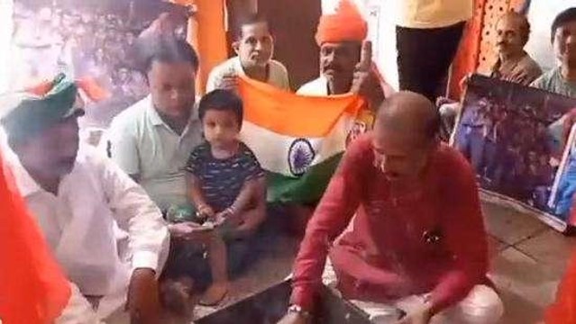 आज हो चौकों-छक्कों की बारिश,क्रिकेट प्रेमियों ने इंडिया टीम की जीत के लिए किया हवन पूजन