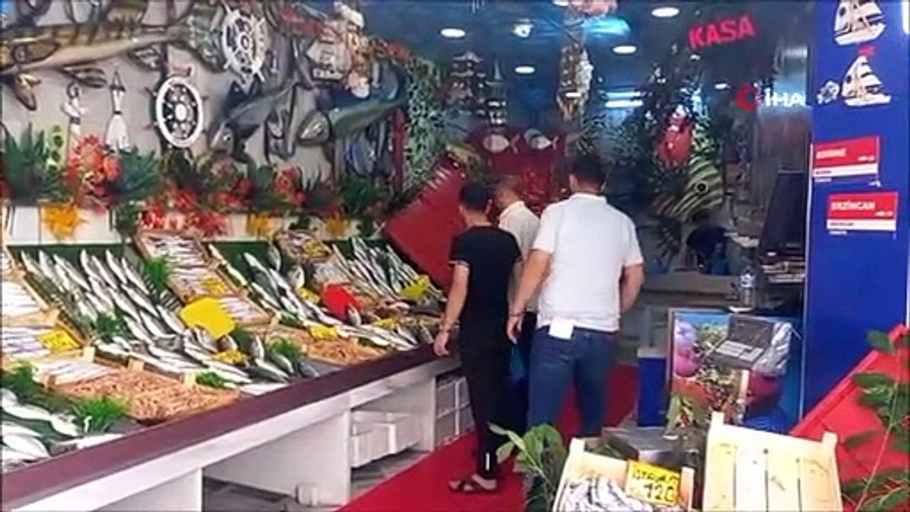 Les pêcheurs s'attendent à une abondance d'anchois pour la nouvelle saison avec la fin de l'interdiction de pêche