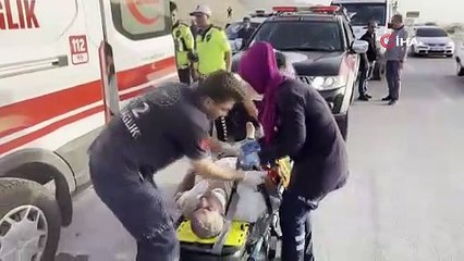 Kamyonet ile hafif ticari araç çarpıştı: 1 ölü, 3 yaralı