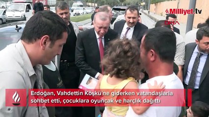 Erdoğan, Vahdettin Köşkü'ne giderken vatandaşlarla sohbet etti