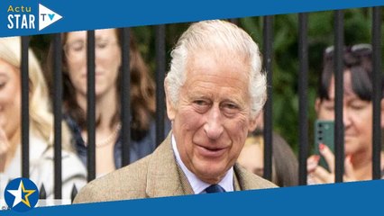 Charles III en Écosse  un détail de la tenue du mari de Camilla Parker Bowles surprend la Toile