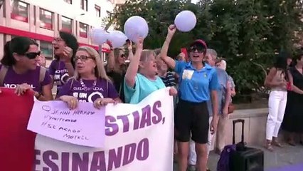 Spaniards rally in support of Jenni Hermoso