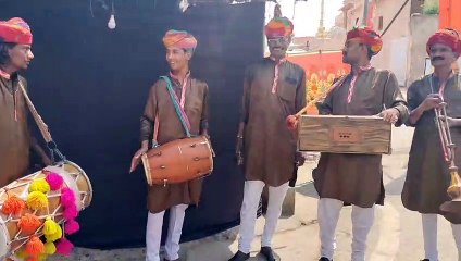 गृहमंत्री शाह पहुंचे बेणेश्वर धाम, वसुंधरा राजे ने भी किए दर्शन