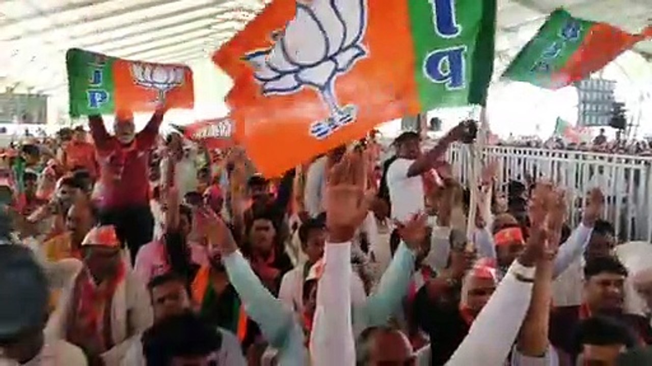 गृहमंत्री शाह पहुंचे बेणेश्वर धाम, वसुंधरा राजे ने भी किए दर्शन
