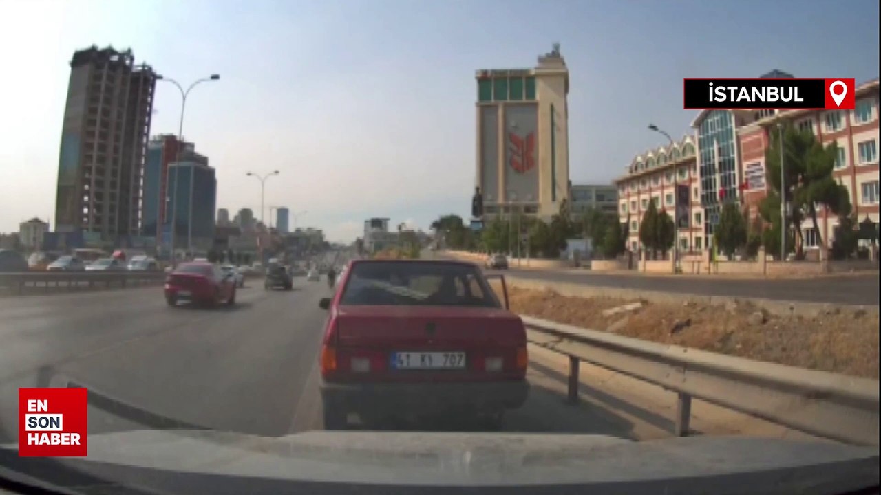 İstanbul’da trafikte hatalı şerit değişti sürücü kaza yaptı