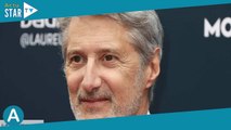 Antoine de Caunes  son fils Louis a épousé sa compagne, un adorable cliché des mariés dévoilé !